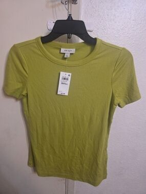 ON-34™ Ribbed Crewneck Tee in Lime Green - Small